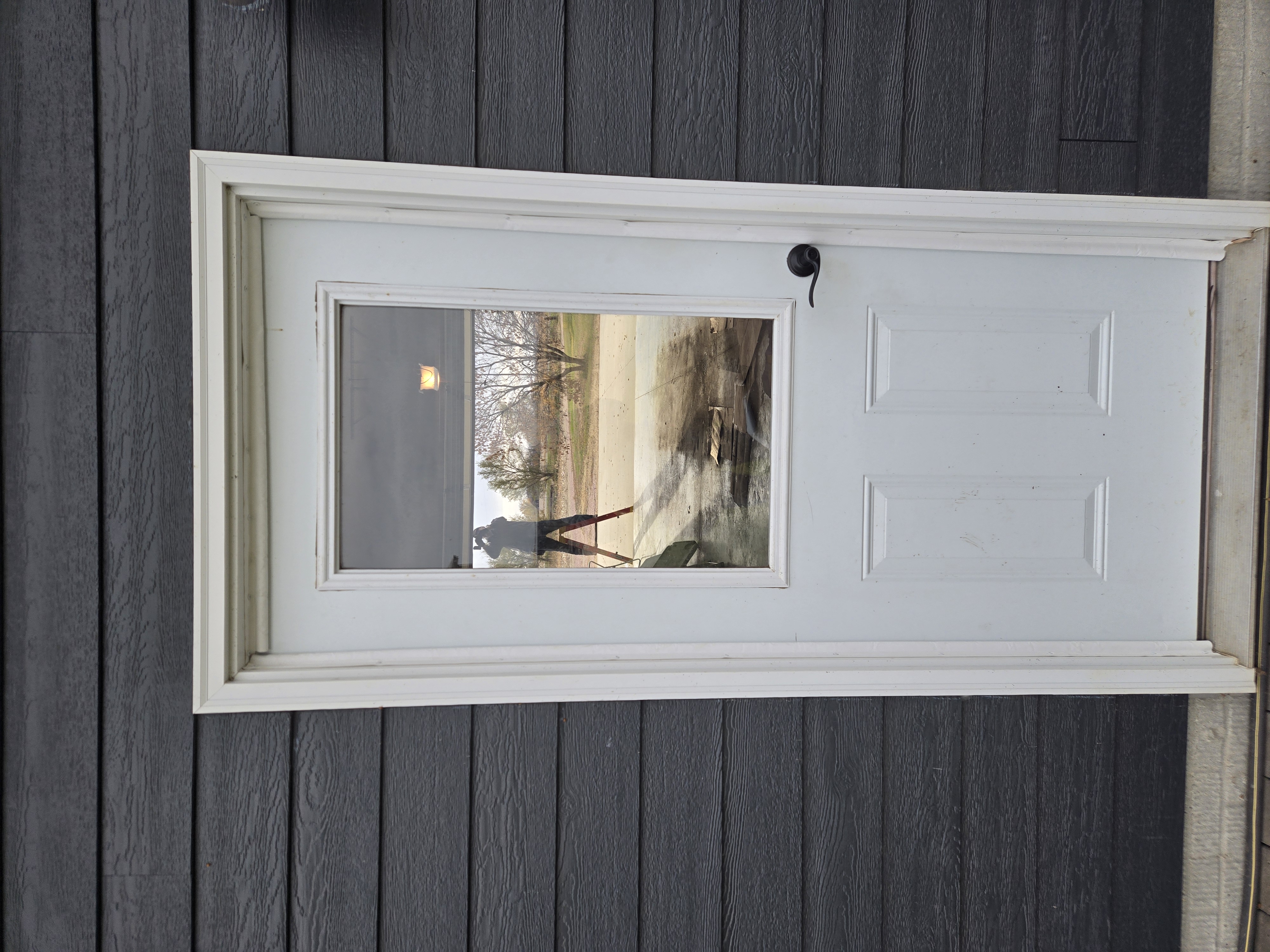 Door edge seal showing full door